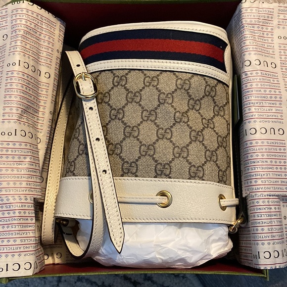 Small cinched Gucci crossbody - Picture 4 of 7